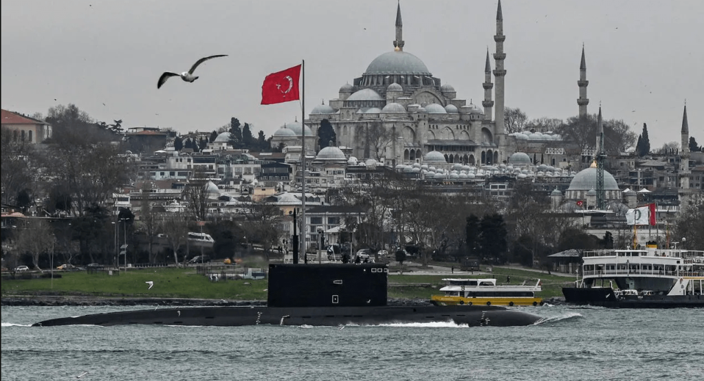 لماذا تهدف تركيا إلى تعطيل مرور النفط عبر مضائقها المائية؟