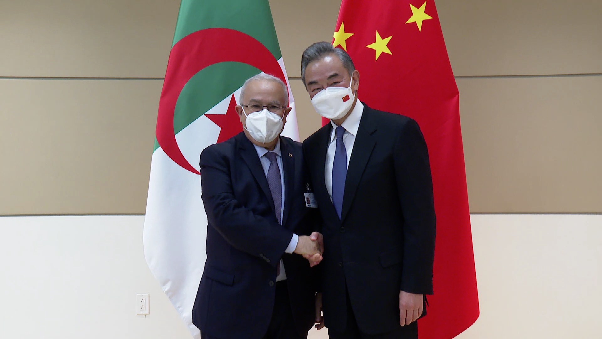 لماذا وقّعت الجزائر خطة “الحزام والطريق” مع الصين؟