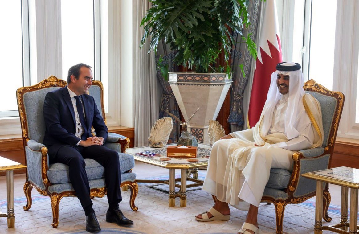 دوافع زيارة وزير الدفاع الفرنسي إلى قطر والعراق