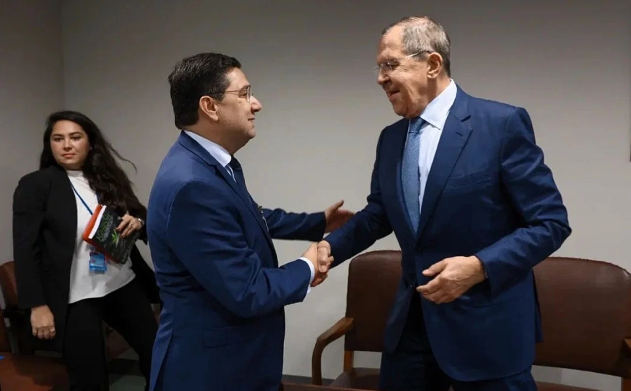 دلالات إعلان موسكو عقد قمة روسية-عربية في مراكش 
