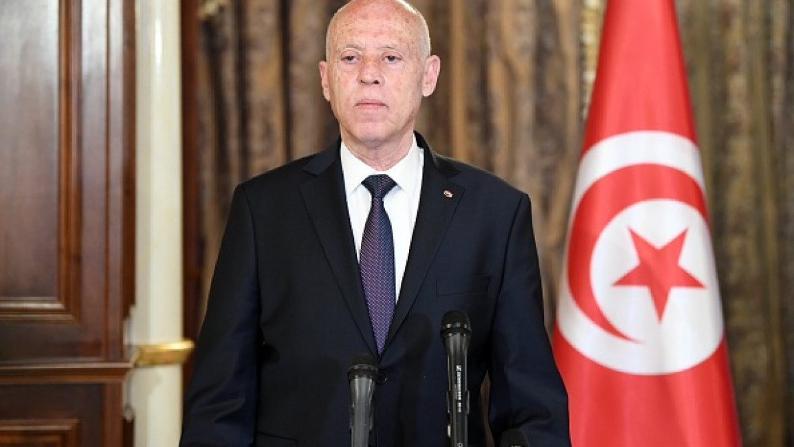 أبعاد قرار الحكومة التونسية توقيف بعض رجال الأعمال