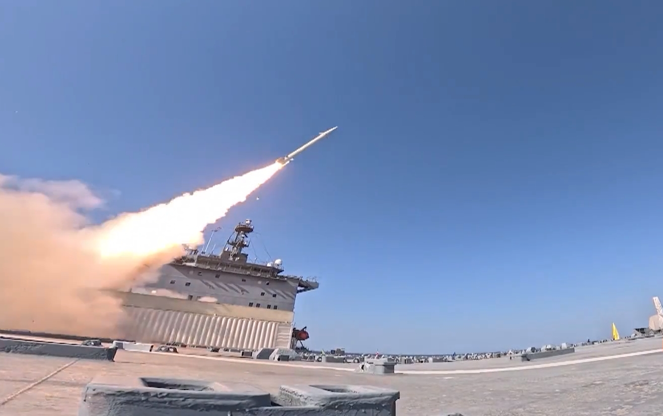 لماذا أطلقت إيران صواريخ باليستية عبر منصة متحركة؟
