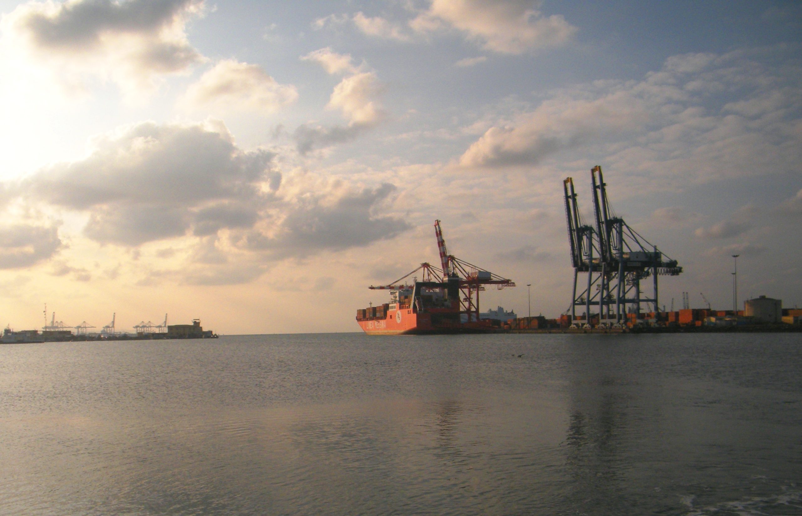 How were Djibouti ports affected by the worsening unrest in the Red Sea?